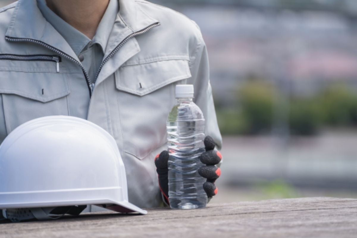 sagyofuku_mizu_1200*800